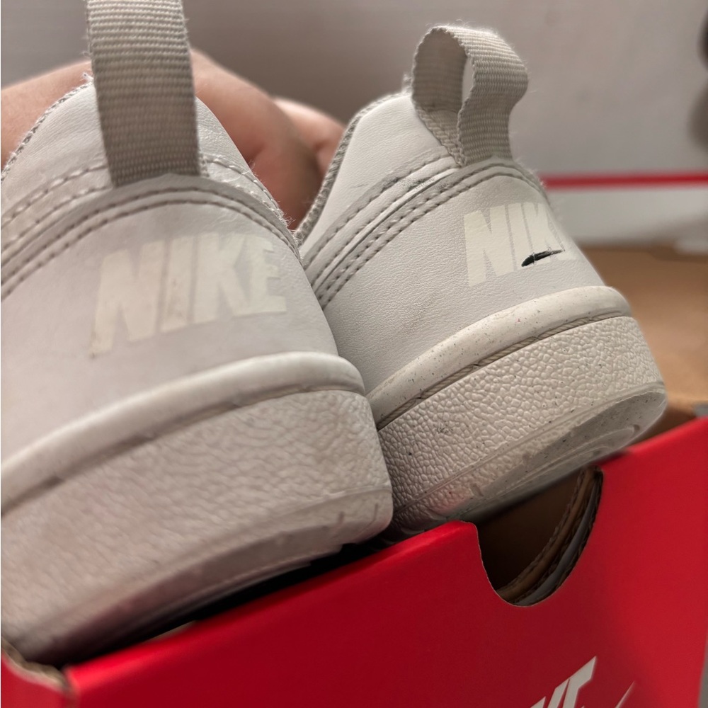 Nike Toddler White Sneakers 11C-unisex - Picture 3 of 5